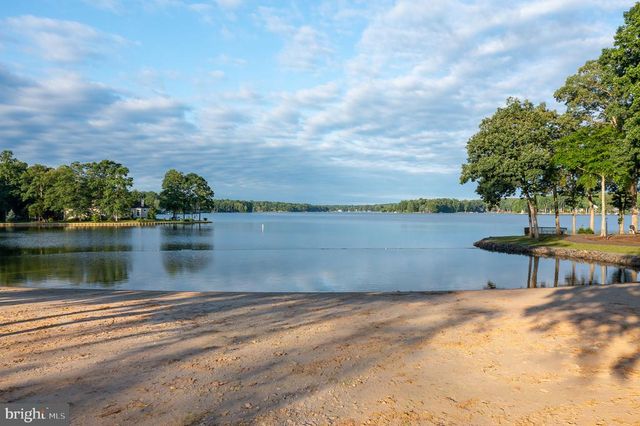 1917 LAKEVIEW PKWY, Locust Grove, VA 22508