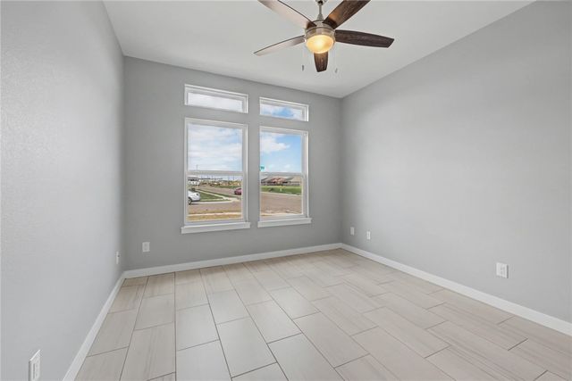 6865 Riesling St, Corpus Christi, TX 78414