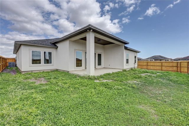 6865 Riesling St, Corpus Christi, TX 78414