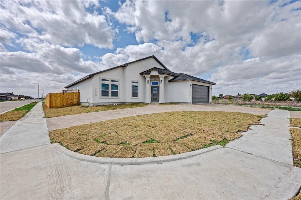 6865 Riesling St, Corpus Christi, TX 78414 — photo 3