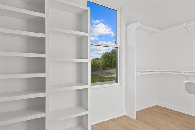 208 Ulupau CIR, Bastrop, TX 78602