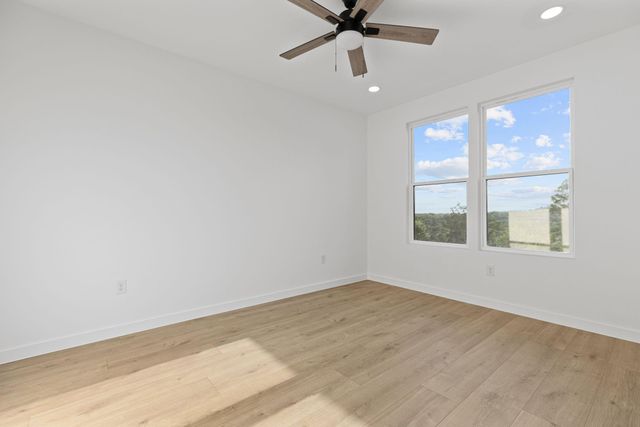 208 Ulupau CIR, Bastrop, TX 78602