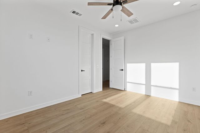 208 Ulupau CIR, Bastrop, TX 78602