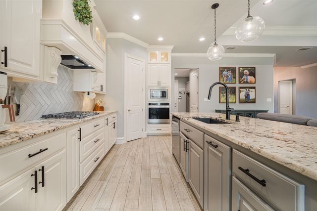 4028 Hidden Hills Cir, Longview, TX 75605