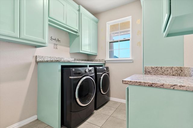 1011 Northern Oaks Court, Springtown, TX 76082