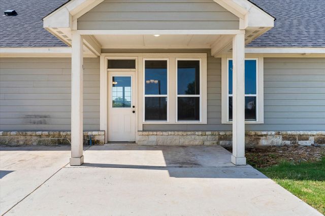 1011 Northern Oaks Court, Springtown, TX 76082