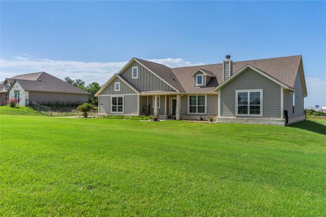 1011 Northern Oaks Court, Springtown, TX 76082