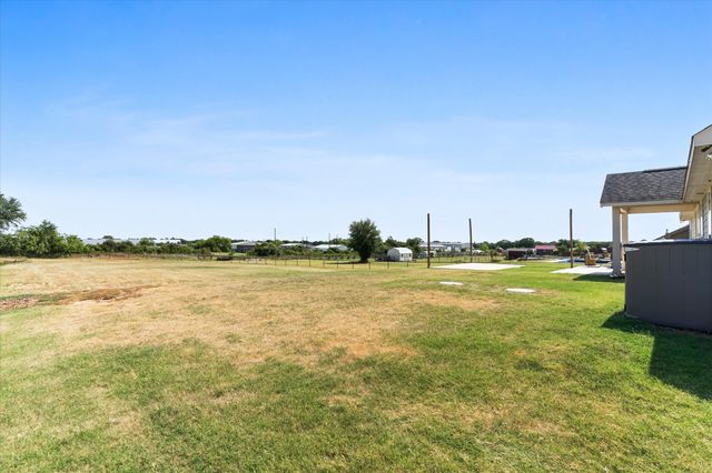 1011 Northern Oaks Court, Springtown, TX 76082