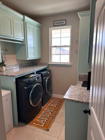 1011 Northern Oaks Court, Springtown, TX 76082