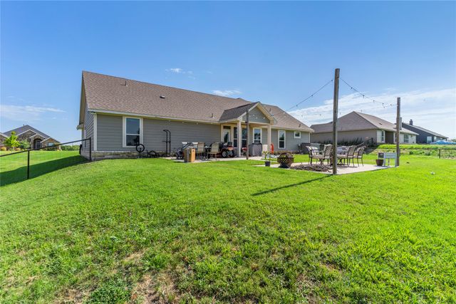 1011 Northern Oaks Court, Springtown, TX 76082