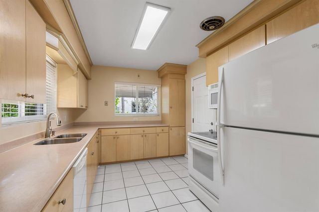 360 Palmetto Street, West Palm Beach, FL 33405