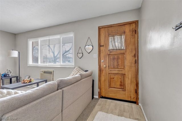 2472 Warren Parkway 20, Twinsburg, OH 44087