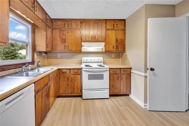 905 Rambling Rose Court NW, Conyers, GA 30012