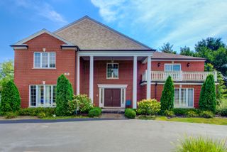 46 Hamilton Lane, Oak Brook, IL 60523