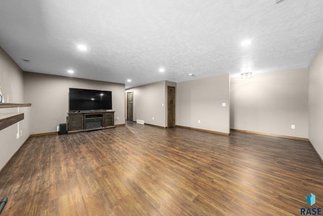 4032 S Homerun Ave Avenue, Sioux Falls, SD 57110