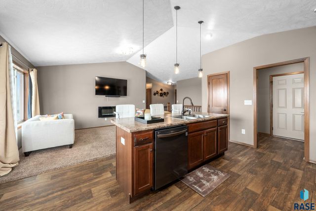 4032 S Homerun Ave Avenue, Sioux Falls, SD 57110