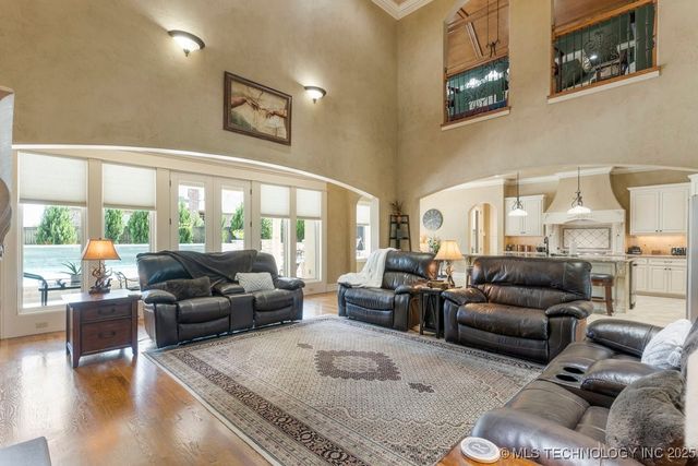 716 W 108th Place S, Jenks, OK 74037