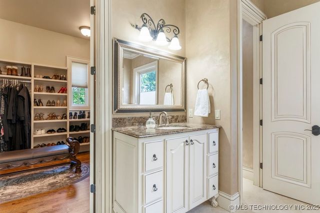 716 W 108th Place S, Jenks, OK 74037