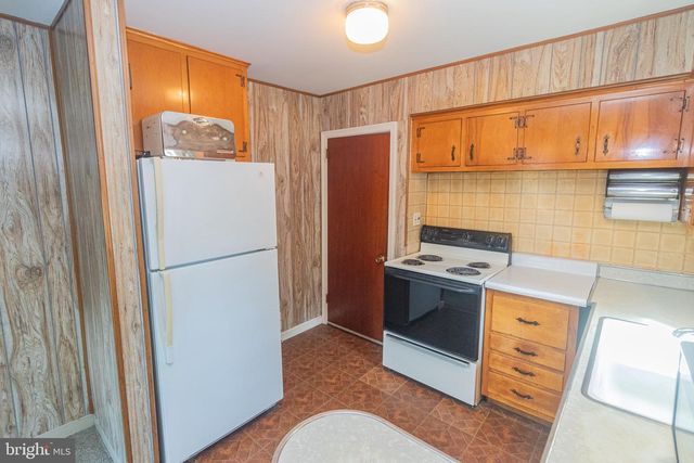 153 HAWTHORNE DR, Mount Holly, NJ 08060