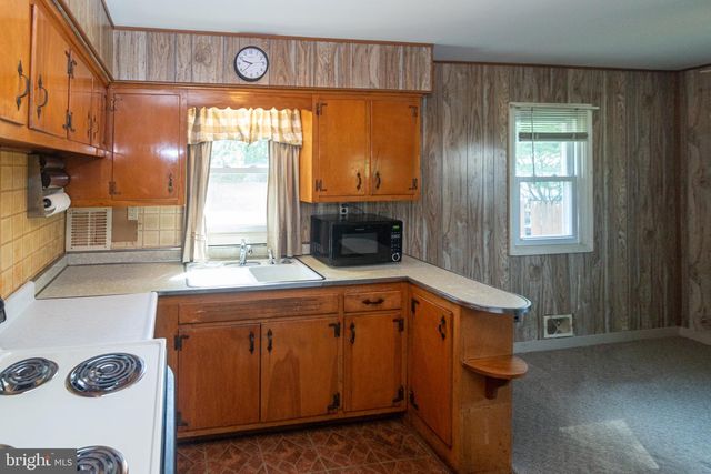 153 HAWTHORNE DR, Mount Holly, NJ 08060