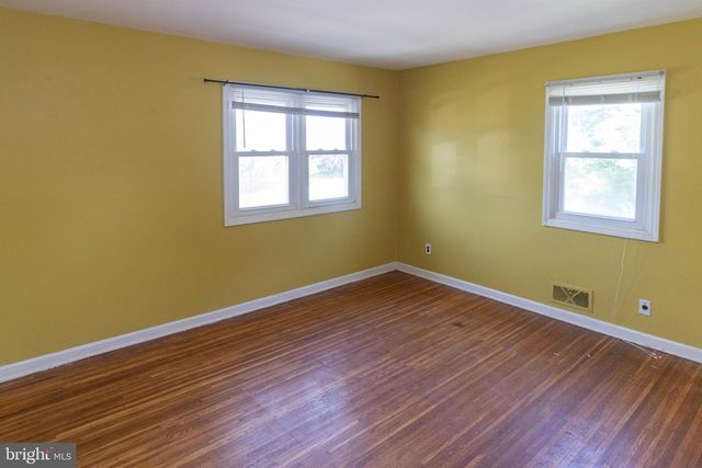 153 HAWTHORNE DR, Mount Holly, NJ 08060