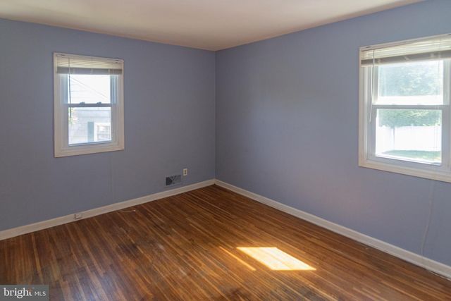 153 HAWTHORNE DR, Mount Holly, NJ 08060