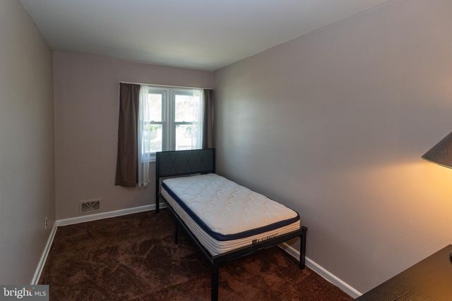 153 HAWTHORNE DR, Mount Holly, NJ 08060