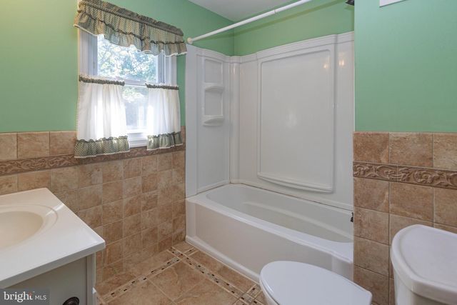 153 HAWTHORNE DR, Mount Holly, NJ 08060