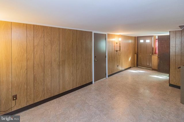 153 HAWTHORNE DR, Mount Holly, NJ 08060