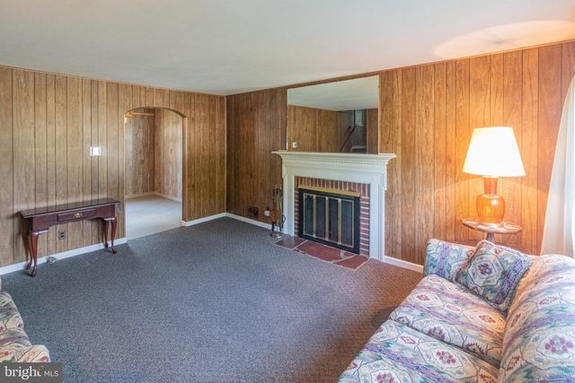 153 HAWTHORNE DR, Mount Holly, NJ 08060