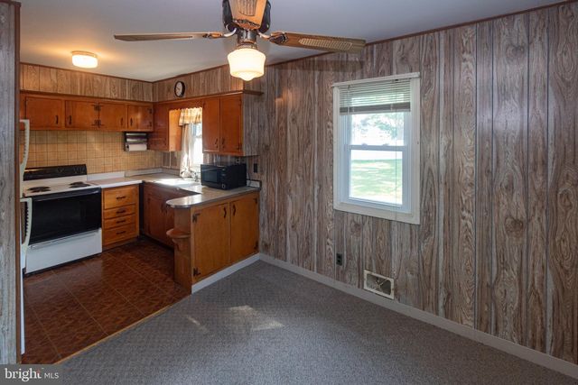 153 HAWTHORNE DR, Mount Holly, NJ 08060