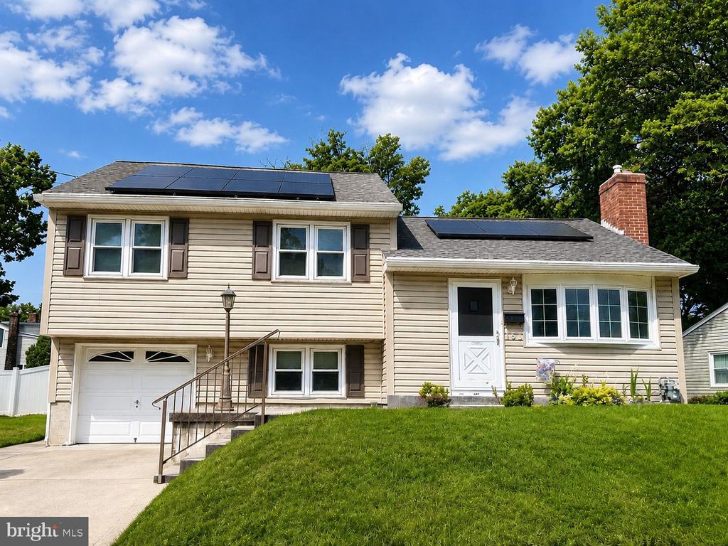 153 HAWTHORNE DR, Mount Holly, NJ 08060