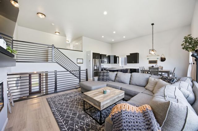 1186 Albert Court W, West Fargo, ND 58078