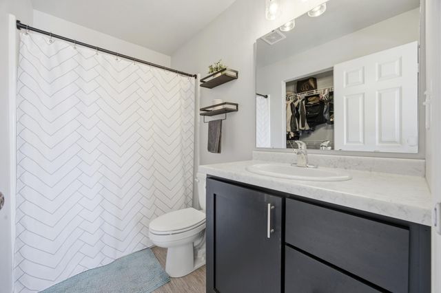 1186 Albert Court W, West Fargo, ND 58078