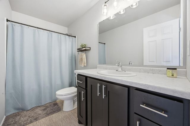 1186 Albert Court W, West Fargo, ND 58078