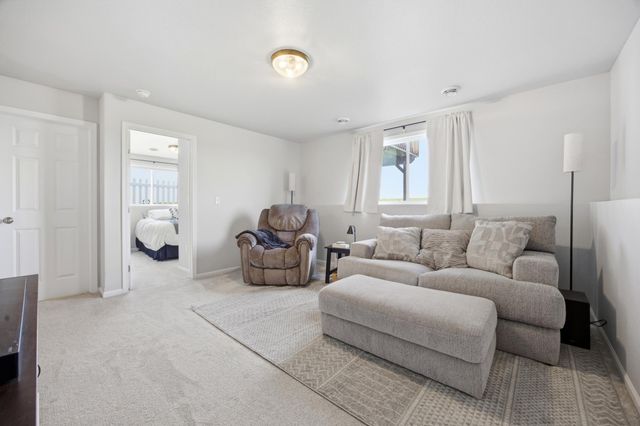 1186 Albert Court W, West Fargo, ND 58078
