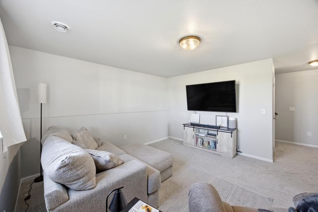 1186 Albert Court W, West Fargo, ND 58078