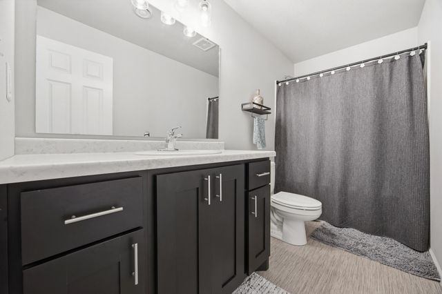 1186 Albert Court W, West Fargo, ND 58078