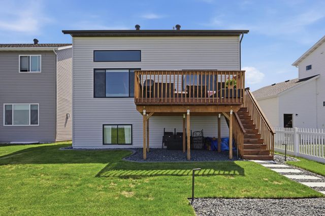 1186 Albert Court W, West Fargo, ND 58078
