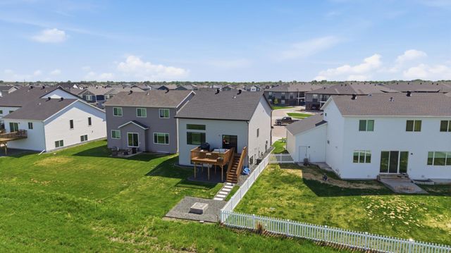1186 Albert Court W, West Fargo, ND 58078