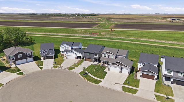 1186 Albert Court W, West Fargo, ND 58078