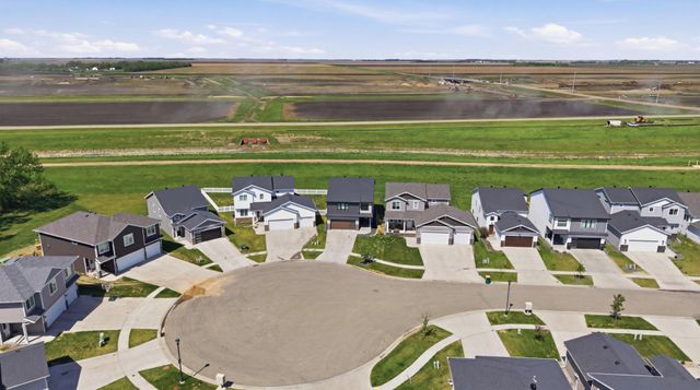 1186 Albert Court W, West Fargo, ND 58078
