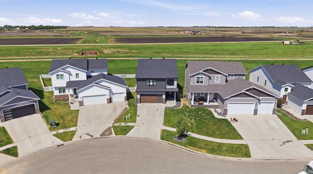 1186 Albert Court W, West Fargo, ND 58078