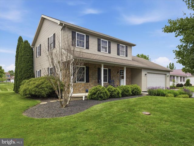 384 LEEDY WAY E, Chambersburg, PA 17202