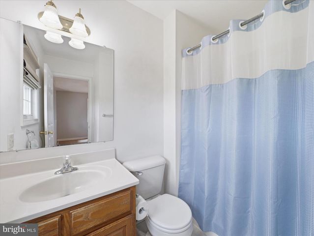 384 LEEDY WAY E, Chambersburg, PA 17202