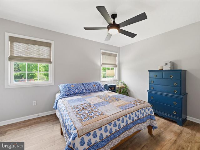 384 LEEDY WAY E, Chambersburg, PA 17202
