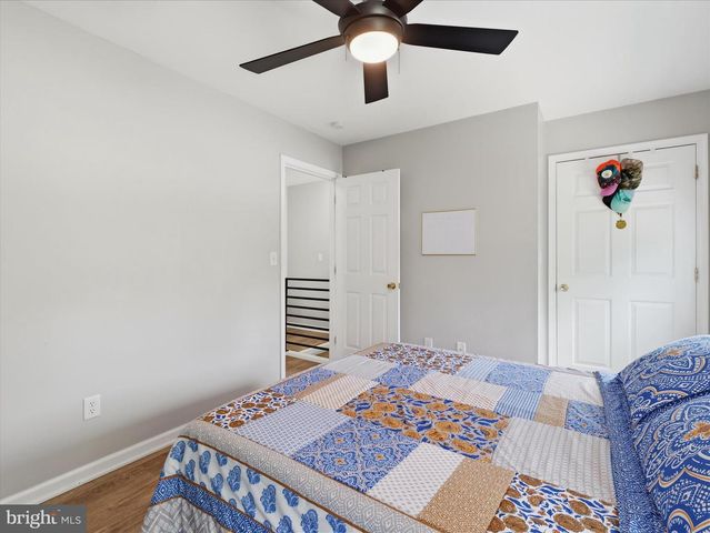 384 LEEDY WAY E, Chambersburg, PA 17202
