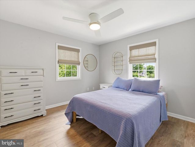 384 LEEDY WAY E, Chambersburg, PA 17202