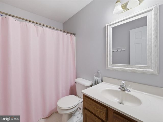 384 LEEDY WAY E, Chambersburg, PA 17202