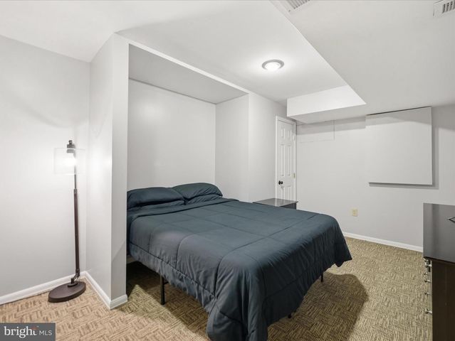 384 LEEDY WAY E, Chambersburg, PA 17202